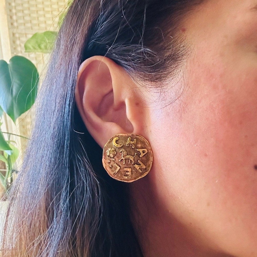 CHANEL Vintage Clip on Earrings. Rare Design.